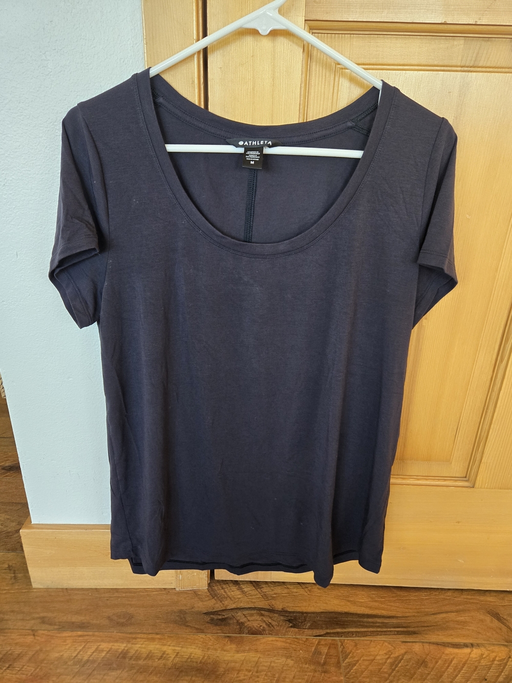 Athleta Women’s Scoop Neck Short Sleeve Tee — Black